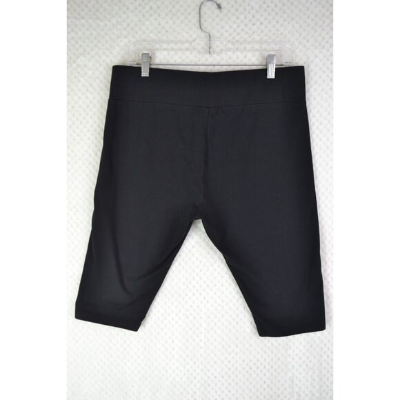Logo Layers Women's Medium Petite Black Capris - Picture 3 of 12